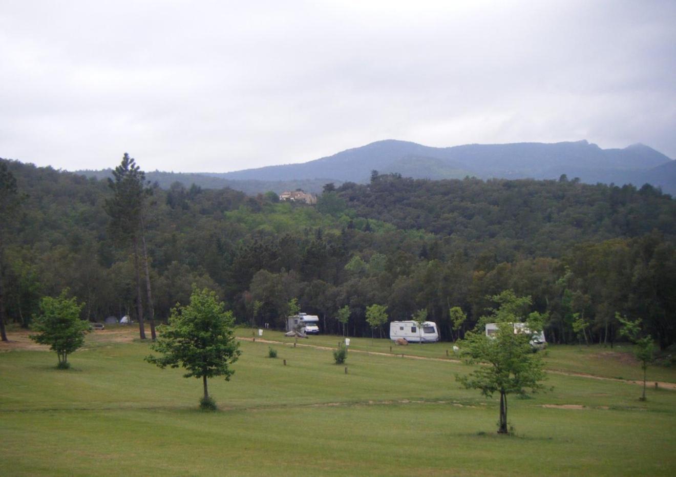 Camping Maçanet de Cabrenys Екстериор снимка
