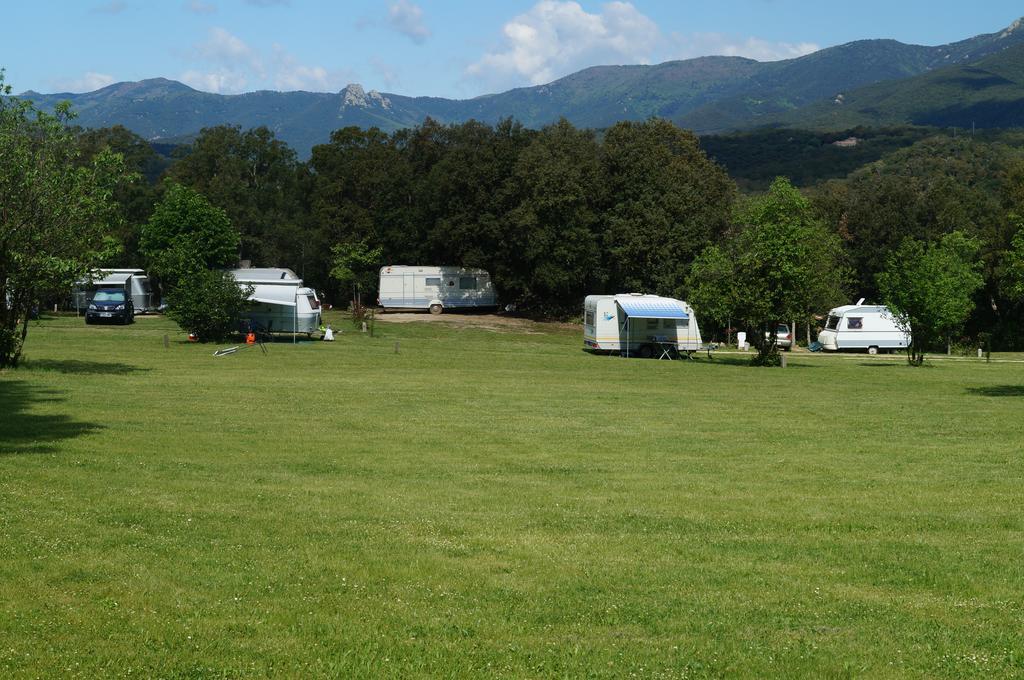 Camping Maçanet de Cabrenys Екстериор снимка