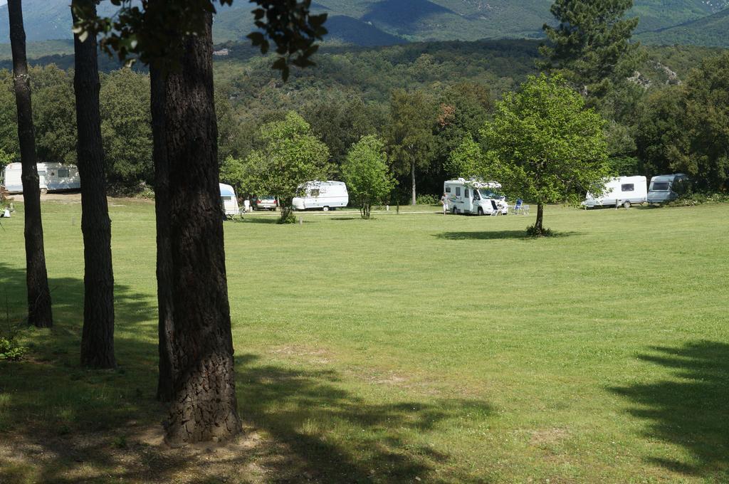 Camping Maçanet de Cabrenys Екстериор снимка
